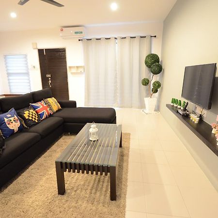 Decozy Homestay Ipoh Exteriör bild